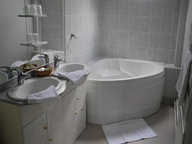 Logis Hotel & Restaurant - Le Normandie Caudebec-en-Caux Szoba fotó